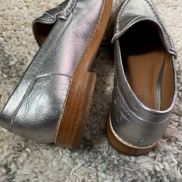 Kelsi Dagger Silver Loafers Size 7.5 - Picture 5 of 5